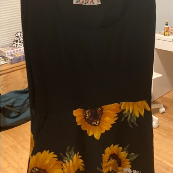 Cute Sunflower Dress with Pockets! - Picture 2 of 2
